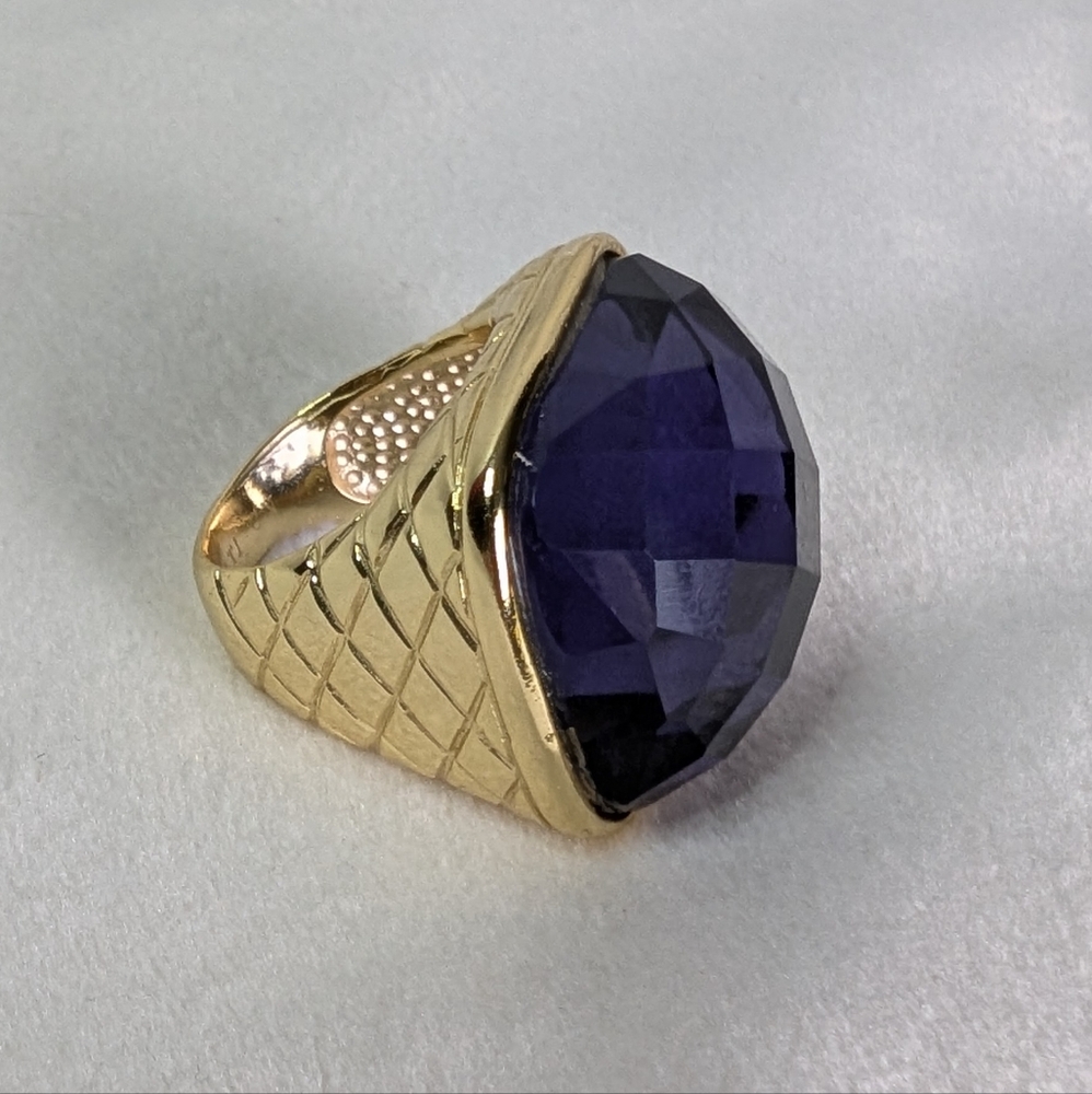 ☘️Elegant Gold and Purple Ring